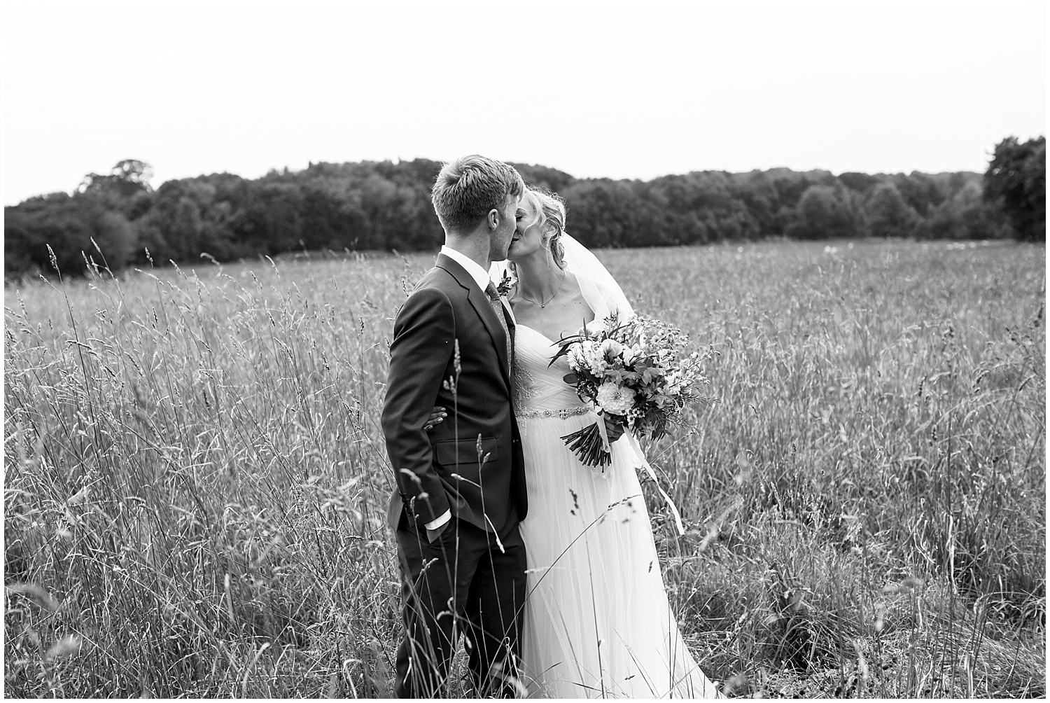 hawthbush farm sussex wedding photography0204